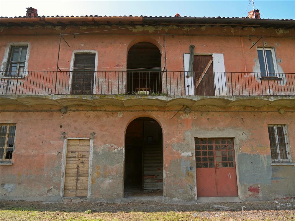Milano - Casa colonica a Macconago, uno dei tanti borghi di Milano